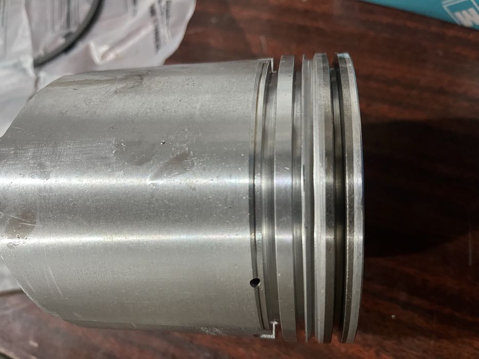 Поршень джон дір 106.5мм