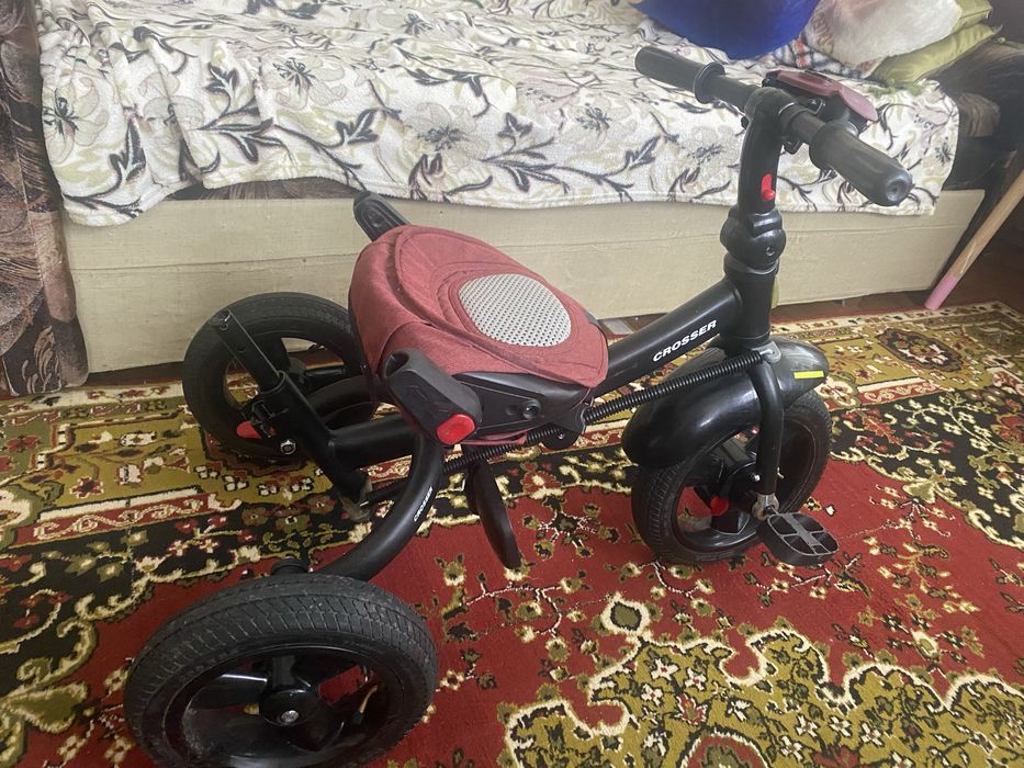 Трьохколісий велосипед з батьківською ручкою 3 в 1