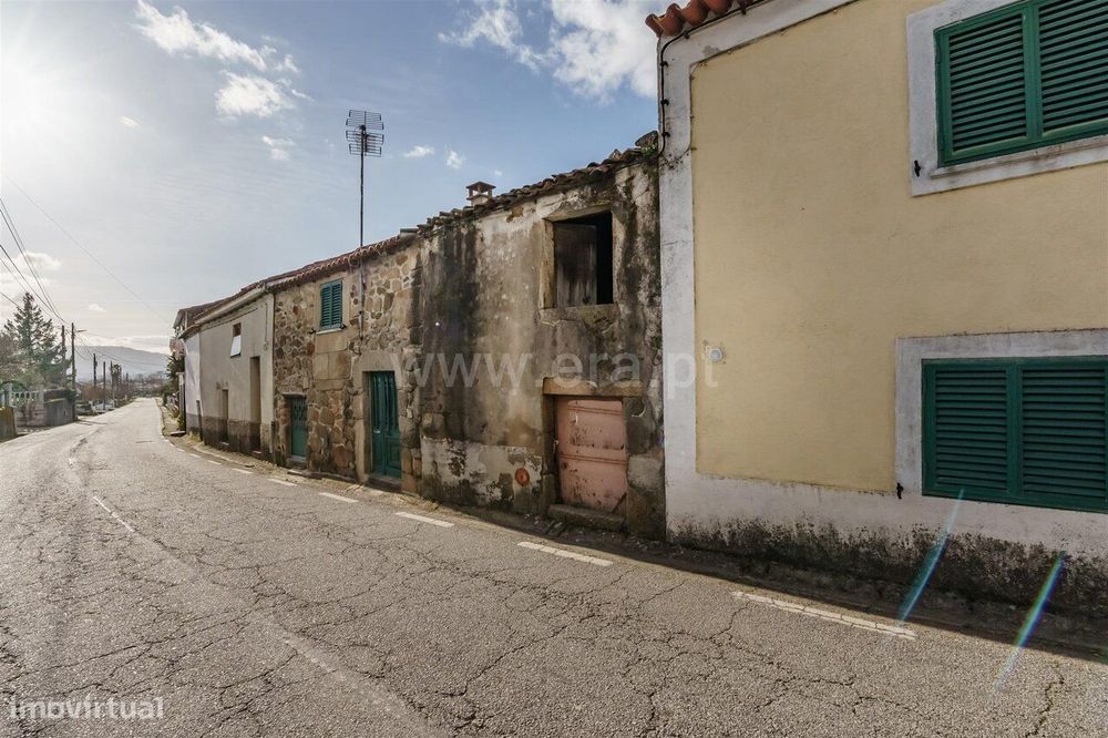 Moradia em Banda T2 / Fundão, Fatela