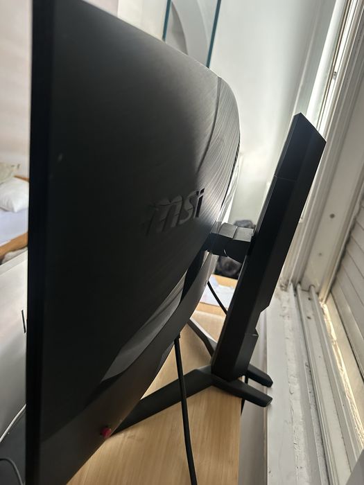 Monitor MSI MAG271CR 144hz curvo