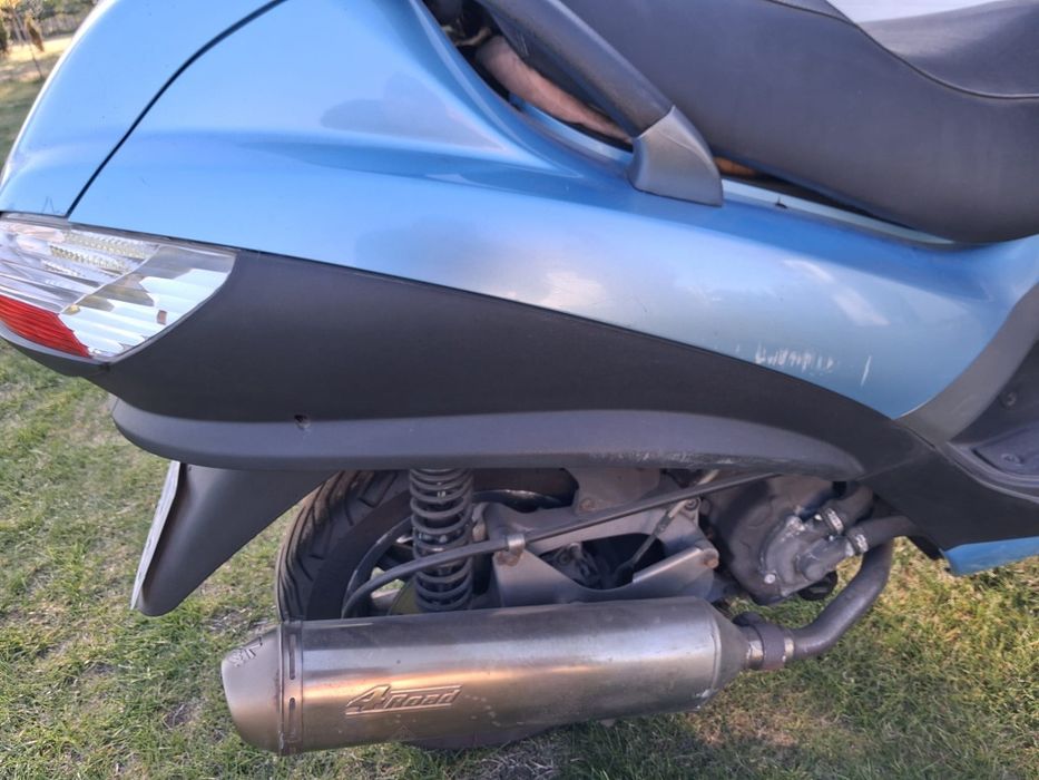 Skuter Piaggio MP3 250cm Ładny