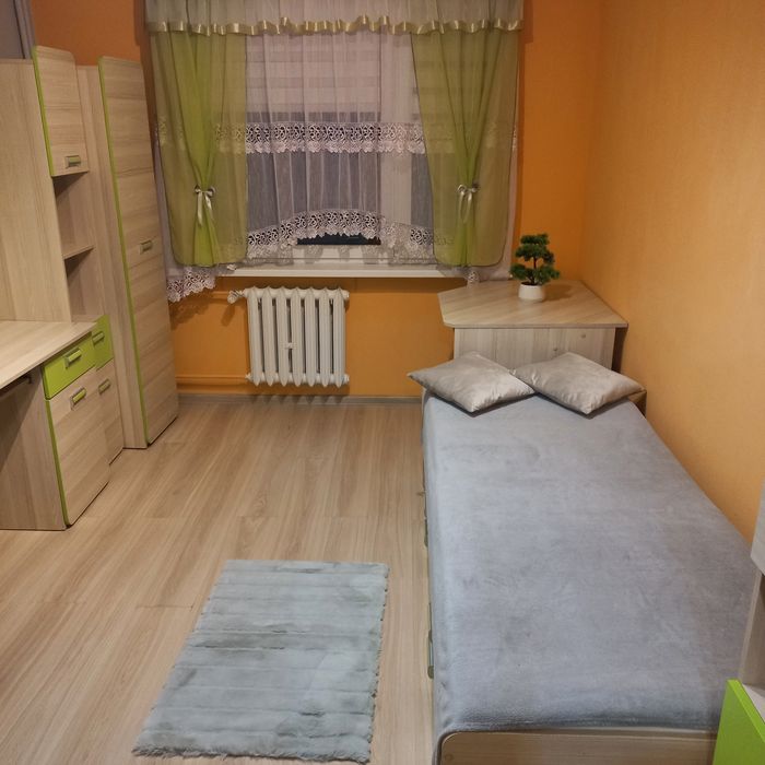 Wynajmę mieszkanie 2 pokojowe w Gliwicach-Łabędach od zaraz.