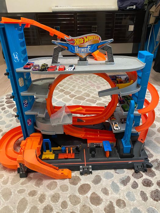 Трек Хот вілс Hot Wheels City Ultimate Garage