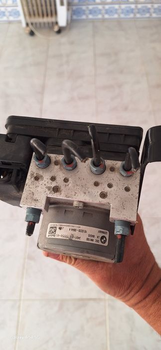 bomba abs trava o carro bmw 120d 320 420 f30 f21 f31 f34 f36 118