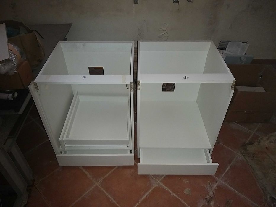 Dois móveis cozinha novos