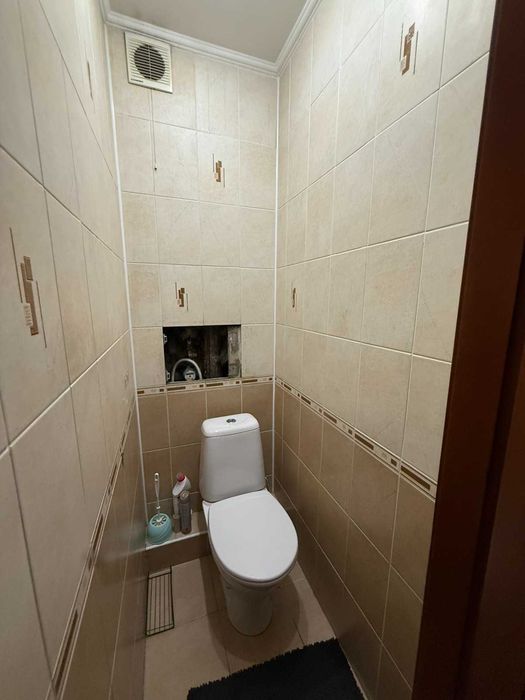 45203 Продаж 2к на Виставці , гарний стан , топ локація