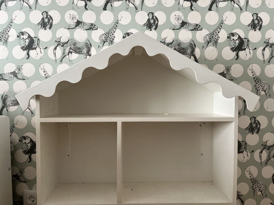 Vendo estante / casinha de bonecas