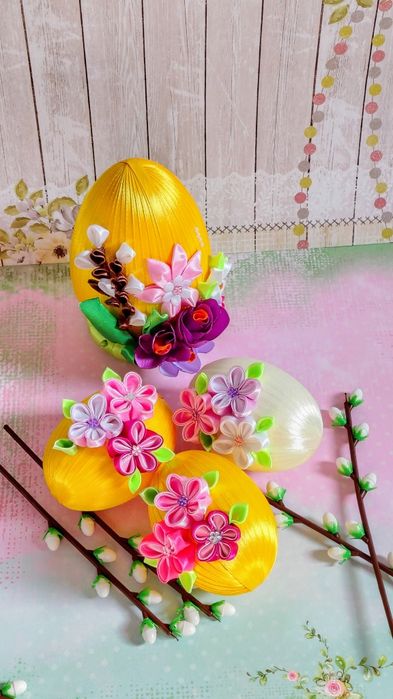 Pisanki wielkanocne żółte z baziami zestaw 4 sztuki