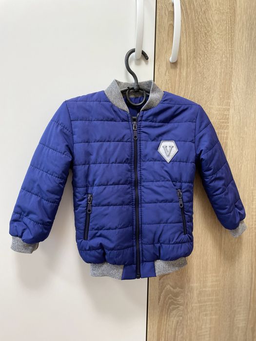 Куртка-бомбер.