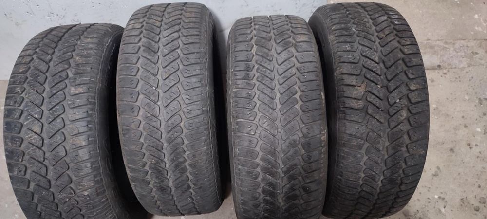 Komplet opon wielosezon 205/55/16