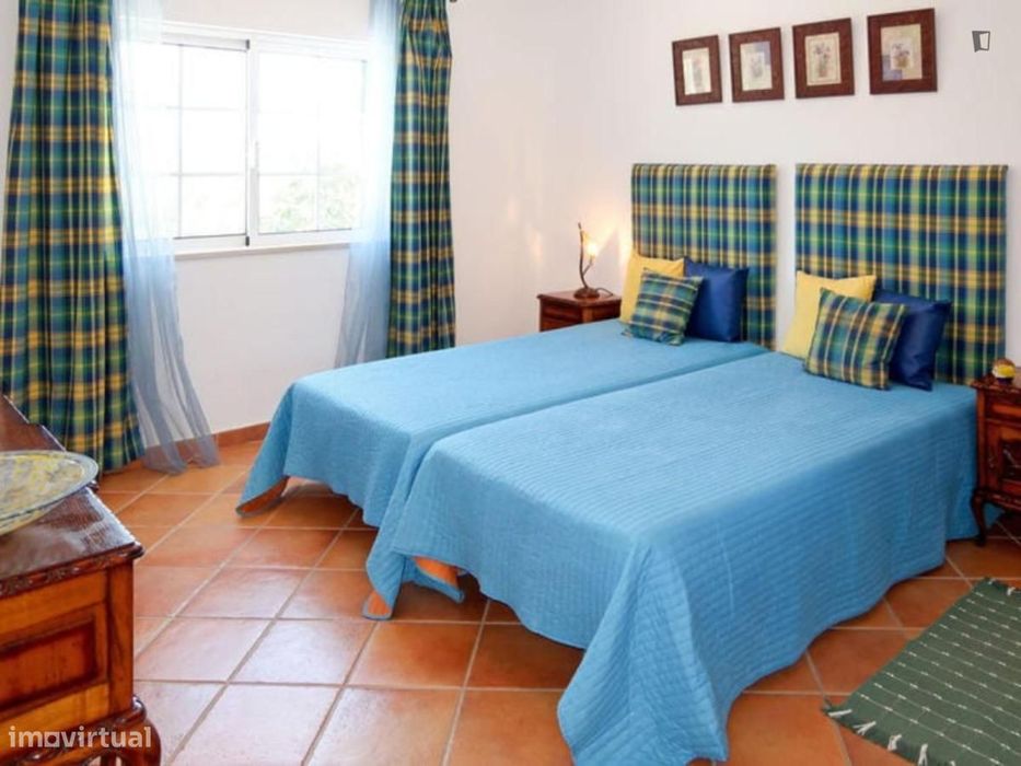 Quarto - localizado em Faro