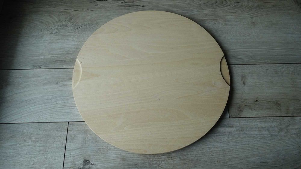 Deska do pizzy 45 cm z rowkami i wcięciem