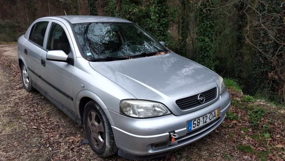 Carro com avaria motor