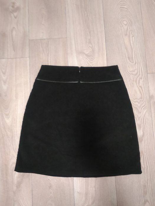 Чорна спідниця magic