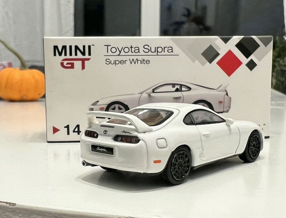 Mini GT No. 14 Toyota Supra A80 White - swapped wheels