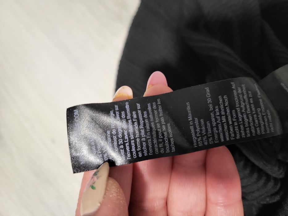 Czarna sukienka Miss Selfridge prążkowana rozm.36