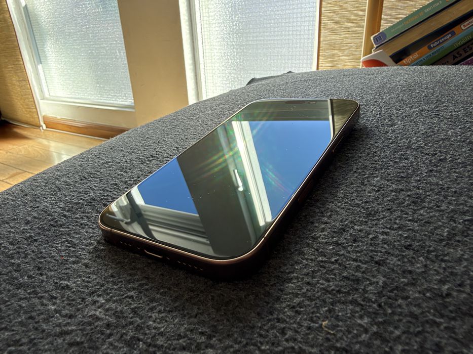 iPhone 16 pro - 256gb - capa spigen - excelente estado