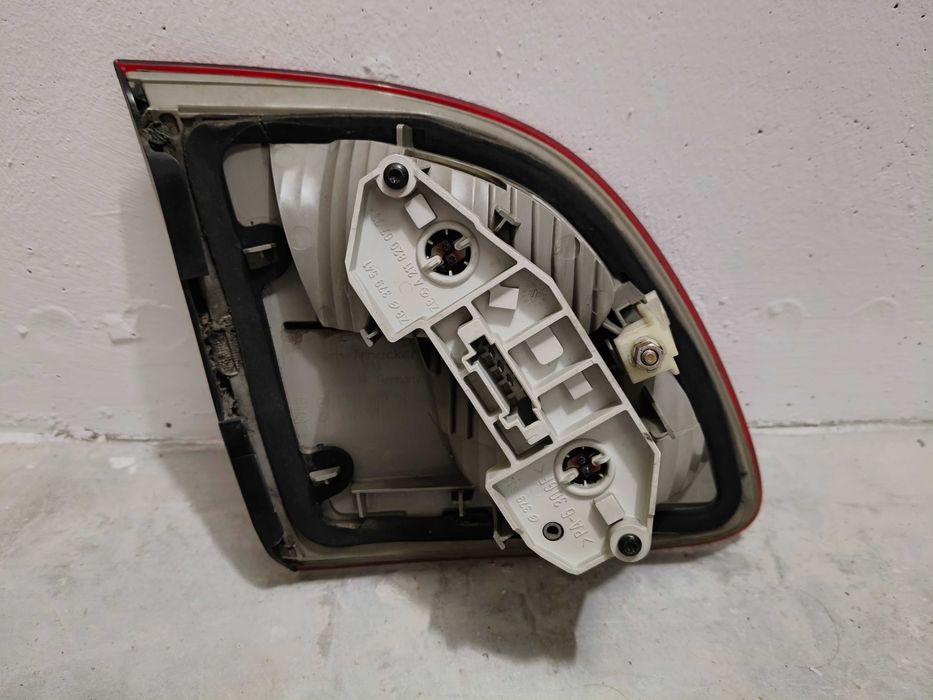 2 Farolins (interior e ilharga) do lado direito 90,00€ - Mercedes W211