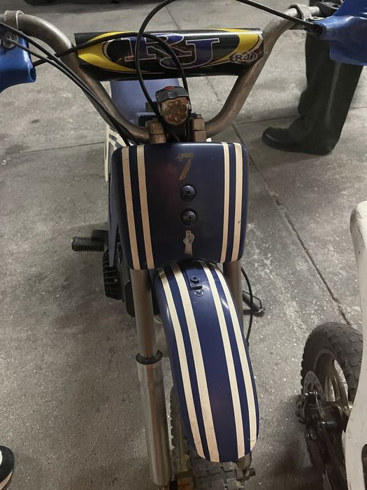 Motos as gasolina ussadas  cada uma 150 euros