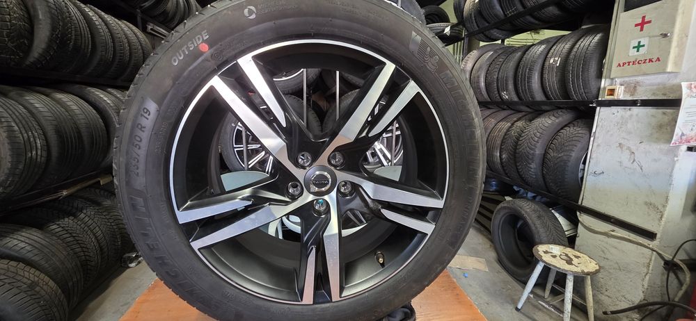 Koła opony letnie 19 5x108 Volvo xc40 xc60 xc90 235/50/19 Michelin Now