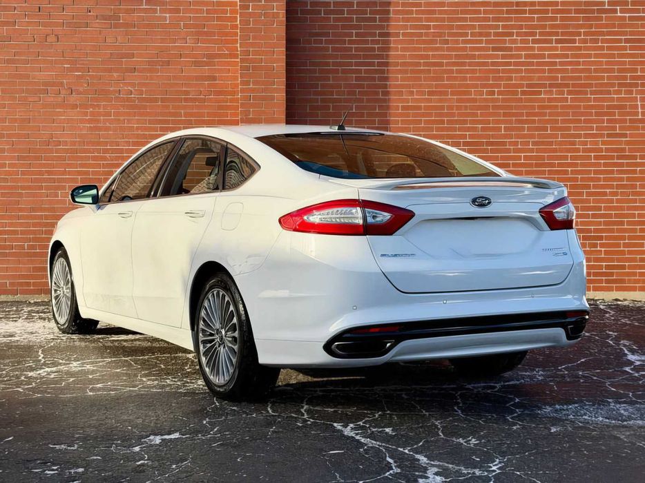 Ford Fusion Titanium      2014