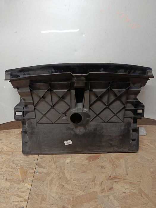 Повітрозабірник (люверс, жалюзі) в зборі Tesla MY