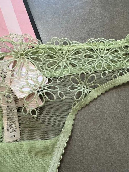 victorias secret nowe Majtki M z siateczki Eyelet Mesh stringi