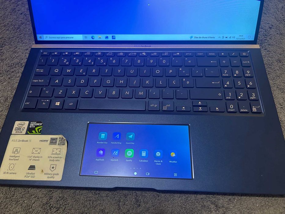 Notebook Asus Zenbook 15 Intel i7