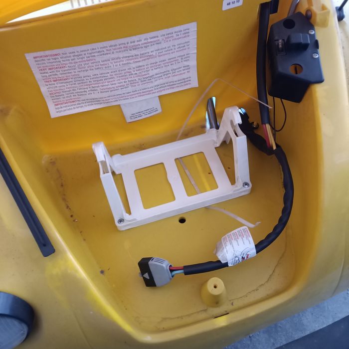 UNIKAT Volkswagen Beetle na akumulator lata 90.