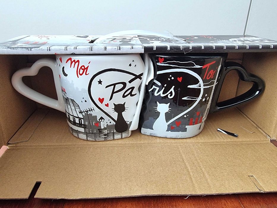 Conjunto de duas canecas com gatos Paris - novas na embalagem
