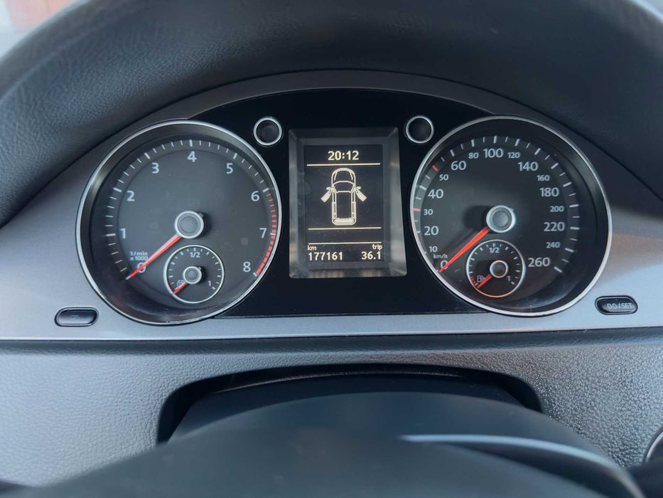 Авто Volkswagen Passat B6 2010