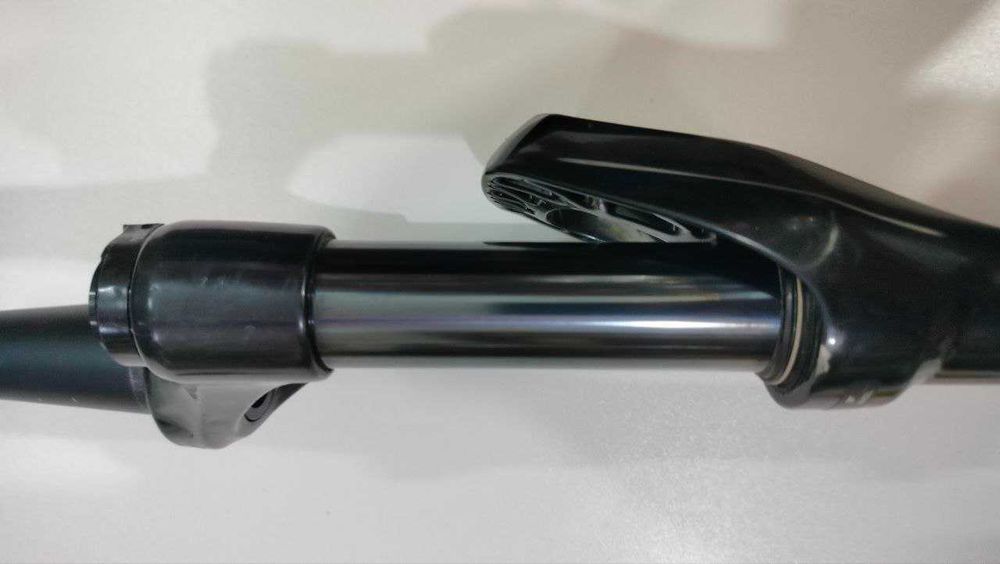 вилка RockShox Recon