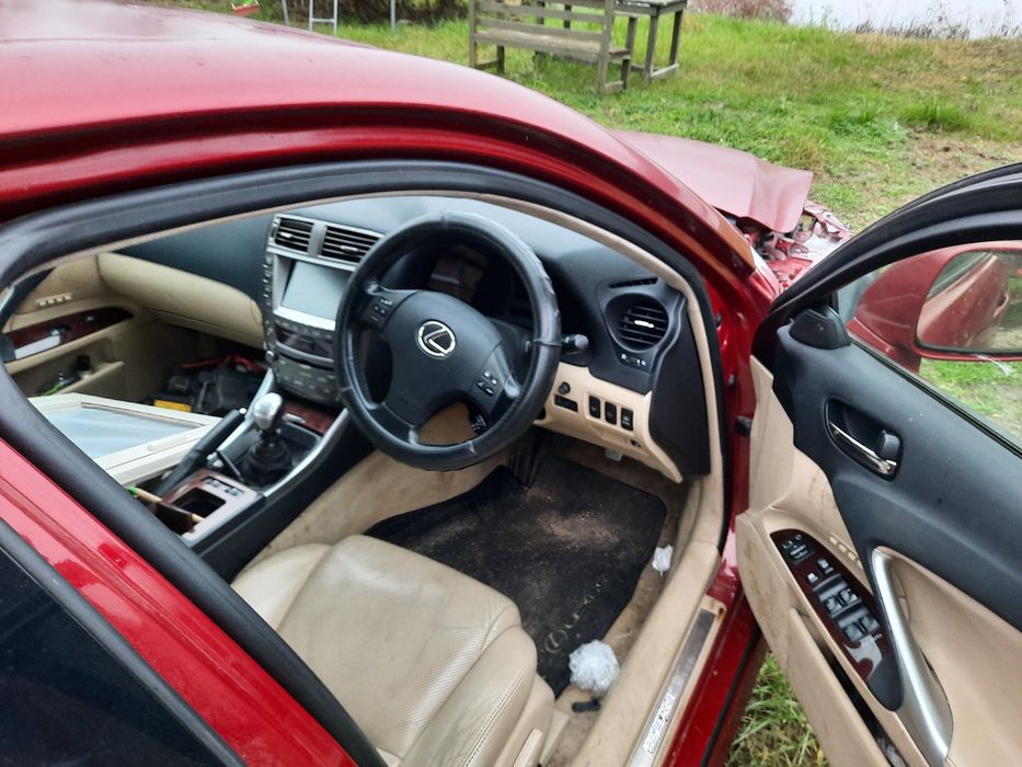Lexus IS220