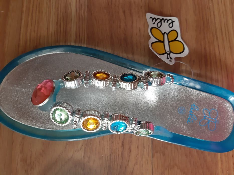 Chinelas menina novas