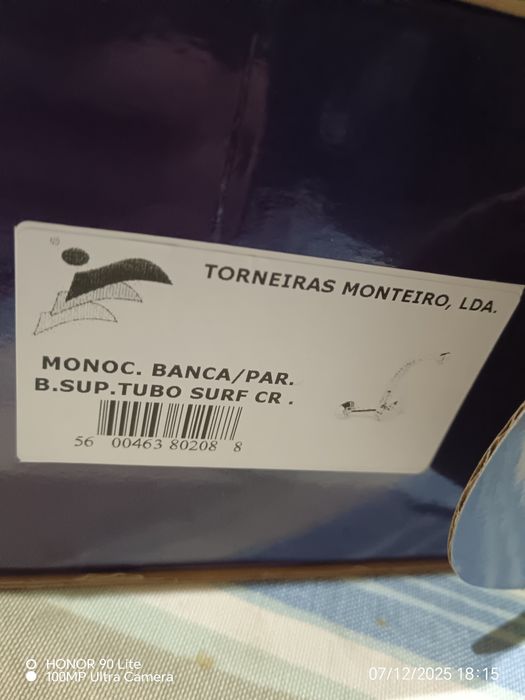 Torneira lava loiças banca parede