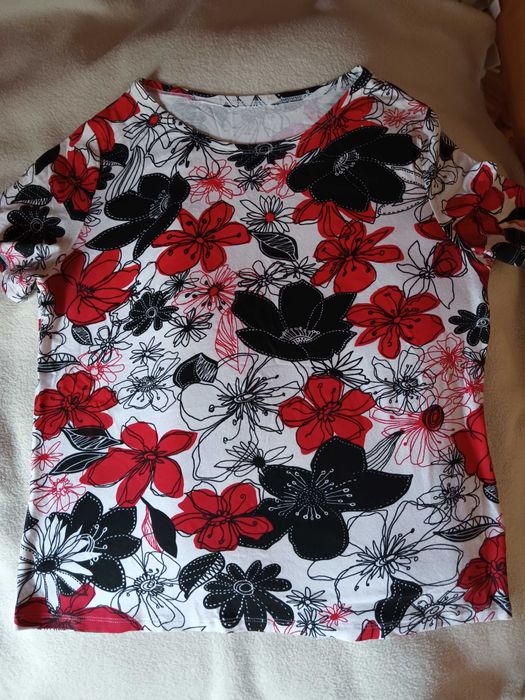 T-shirt damski z krótkim rękawem w czarno czerwone kwiaty S/M
