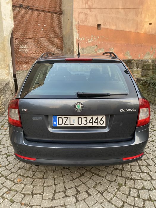 Skoda Octavia Kombi 2010 1.8 TSI 160KM
