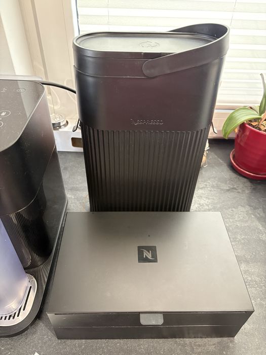 Nespresso DeLonghi Gran Latissima Black (ekspres kapsulkowy)
