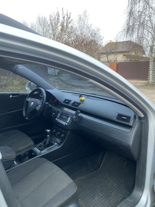 Продам Volkswagen Passat B6 1,6 FSI