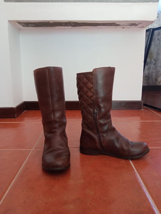 Botas cabedal castanhas 34