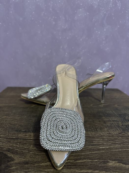 Стильні туфлі нові