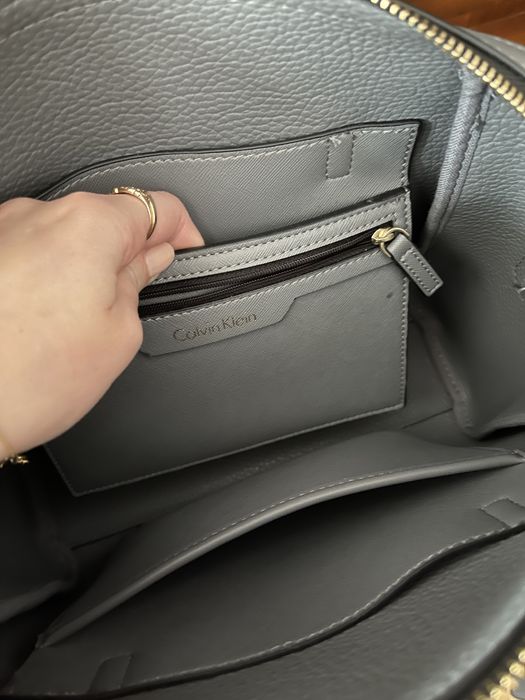 Torebka calvin klein kolor stalowo srebrny