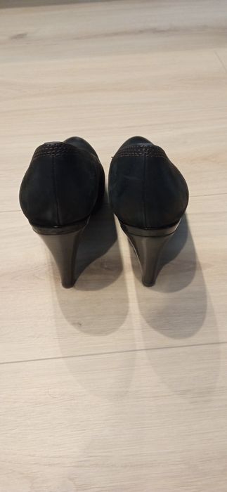 Buty na obcasie r. 39