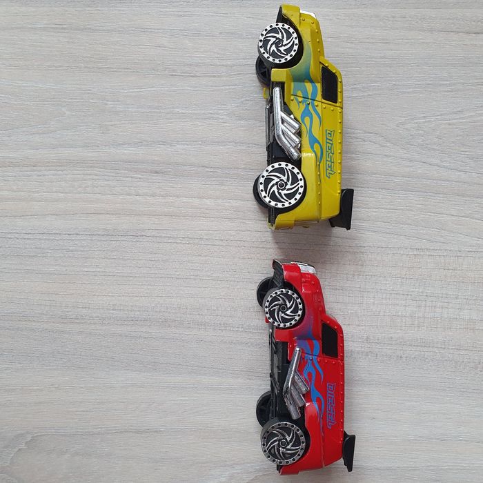 Auta, samochody, zabawki 4 szt