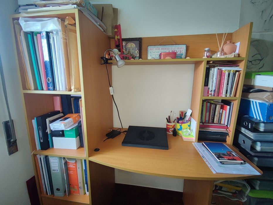 Secretária para estudantes