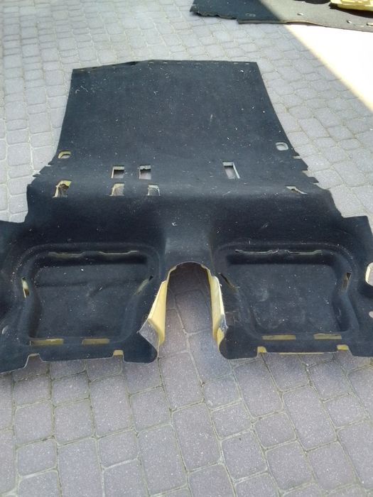 Caddy 4 dywan wykładzina podłoga