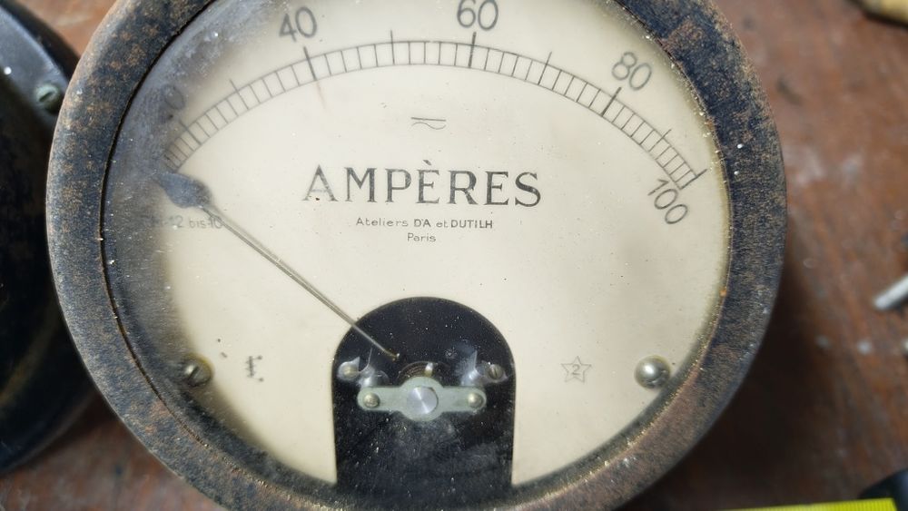 Voltímetro e amperímetro de navio de pesca 1939