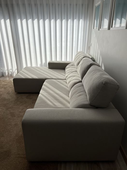 Sofá com Chaise Longue