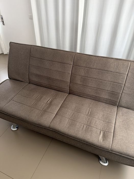 Sofá cama bege como novo com 3 posições