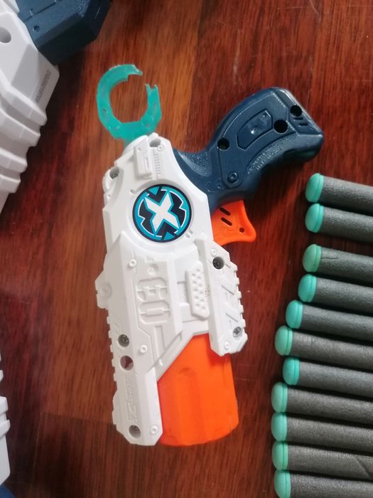 Conjunto de 4 pistolas X shot nerf